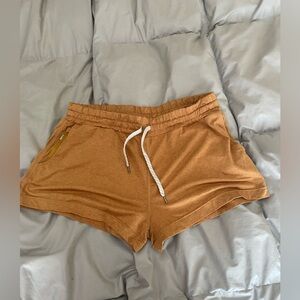 Vuori Shorts